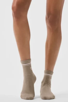 Calcetines retro unisex de media caña – Grava/Blanco