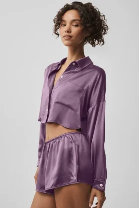 Camisa corta de manga larga con botones «Silk Luminous» – Plum Kiss