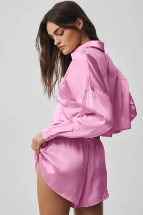 Camisa corta de manga larga con botones «Silk Luminous» – Rosa Candy Heart