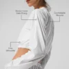 Camiseta corta Breezy con cremallera completa - Blanco