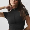 Camiseta de manga corta con cremallera completa Alo Softsculpt — Negro