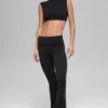 Camiseta de manga corta con cuello redondo Alo Softsculpt — Negro