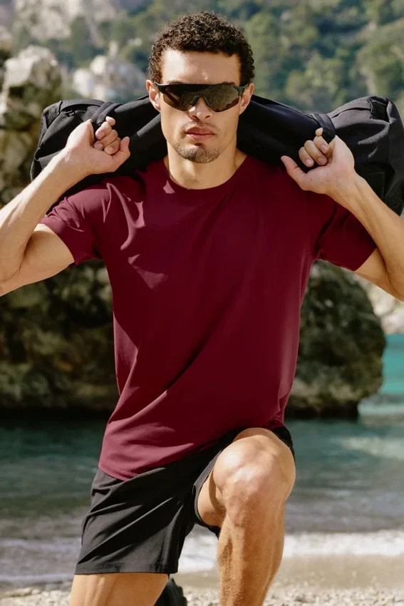 Camiseta de manga corta con cuello redondo Conquer Reform - Garnet