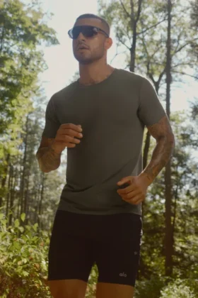 Camiseta de manga corta con cuello redondo Conquer Reform - Olive Tree