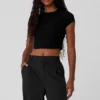 Camiseta de manga corta cropped con cuello acanalado Sea Coast - Negro