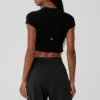 Camiseta de manga corta cropped con cuello acanalado Sea Coast - Negro