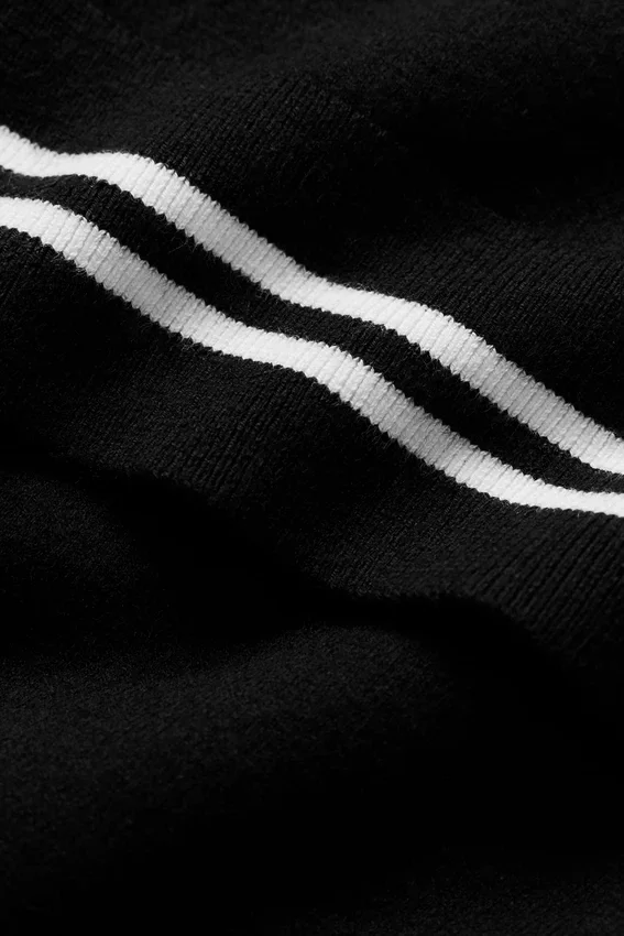 Camiseta de manga corta «My Serve» de algodón y cachemira — Negro/Blanco