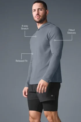 Camiseta de manga larga con capucha Conquer Reform – Gris acero