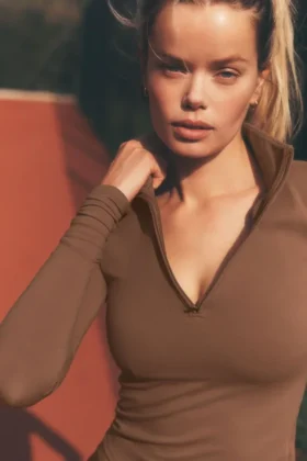 Camiseta de manga larga con cremallera de 1/4 Alo Softsculpt Precision - Marrón «Sun Kissed»