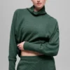 Camiseta de manga larga con cuello alto «Weekend Escape» de tejido waffle - Verde trébol