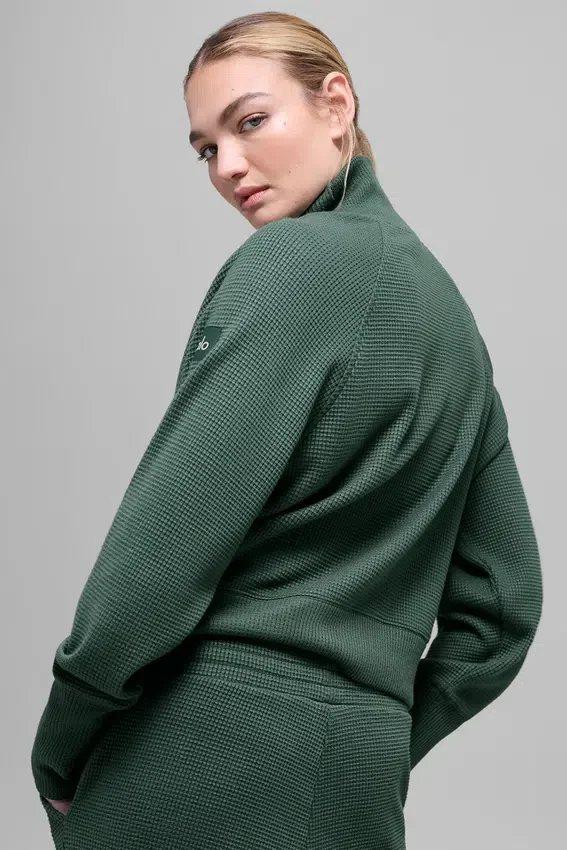 Camiseta de manga larga con cuello alto «Weekend Escape» de tejido waffle - Verde trébol