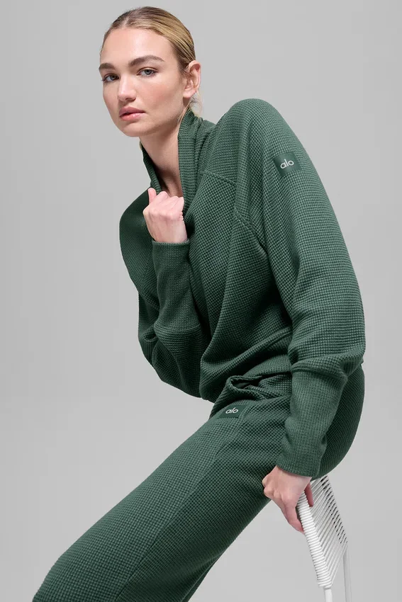 Camiseta de manga larga con cuello alto «Weekend Escape» de tejido waffle - Verde trébol
