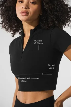 Camiseta de pantalones cortos de manga corta, sin costuras, cálida y mullida para el invierno — Negro