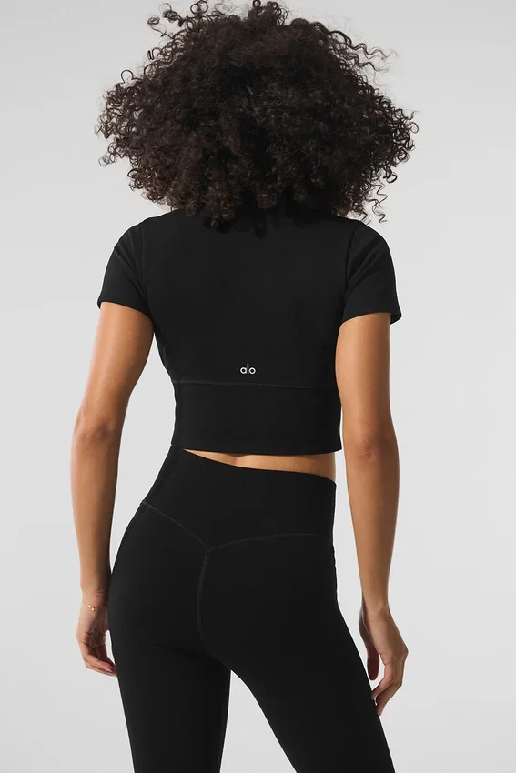 Camiseta de pantalones cortos de manga corta, sin costuras, cálida y mullida para el invierno — Negro