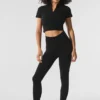 Camiseta de pantalones cortos de manga corta, sin costuras, cálida y mullida para el invierno — Negro