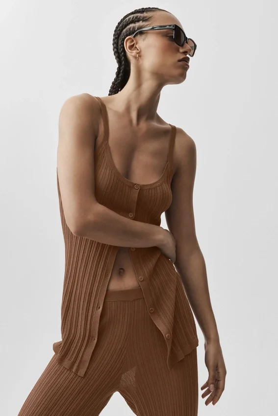 Camiseta de tirantes abotonada «Sunlit» de Jerséis — Marrón «Sun Kissed»