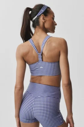 Camiseta de tirantes con sujetador integrado Airlift Gingham Sleek – Cuadros vichy azul marino