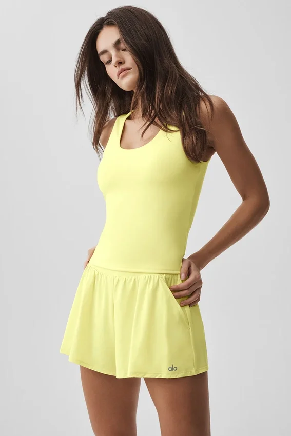 Camiseta de tirantes con sujetador integrado Alo Softsculpt «No Nonsense» — Color «Sunshine»