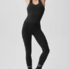 Camiseta de tirantes con sujetador integrado Alo Softsculpt No Nonsense - Negro
