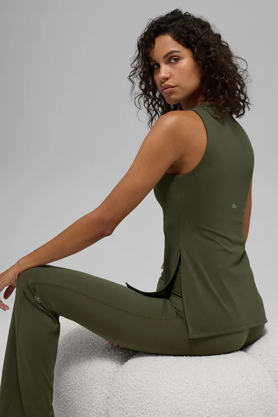 Camiseta de tirantes con sujetador integrado Alo Softsculpt Precision de manga larga - Verde oliva