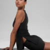 Camiseta de tirantes con sujetador integrado Alo Softsculpt Precision - Negro