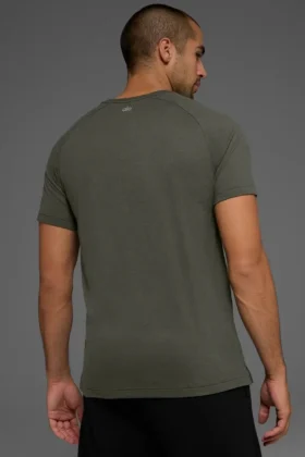 Camiseta raglán Triumph – Verde Stealth