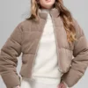 Chaqueta acolchada de micropanera de ensueño - Chai Latte