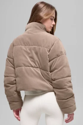 Chaqueta acolchada de micropanera de ensueño – Chai Latte