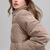 Chaqueta acolchada de micropanera de ensueño - Chai Latte