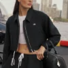 Chaqueta corta con cremallera completa «Fan Favorite» - Negro
