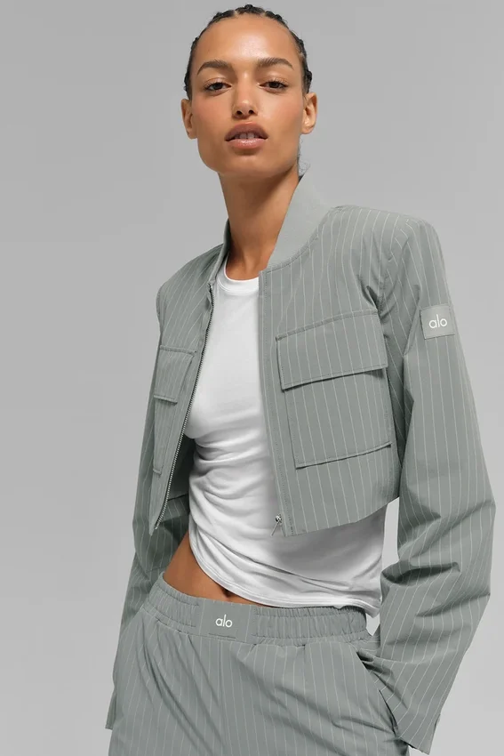 Chaqueta corta con cremallera completa «Main Character» a rayas finas - Gris lunar/Blanco