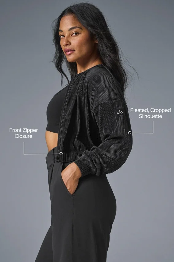 Chaqueta corta con microplisado - Negro
