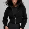 Chaqueta corta de felpa con corte en diagonal - Negro