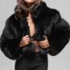 Chaqueta corta de peluche de imitación opulenta - Negro