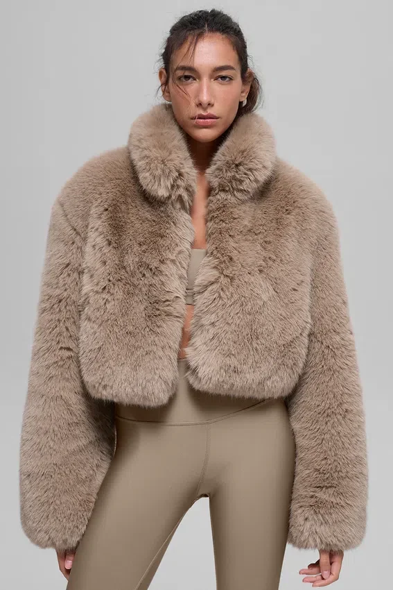 Chaqueta corta de piel sintética opulenta - Avena