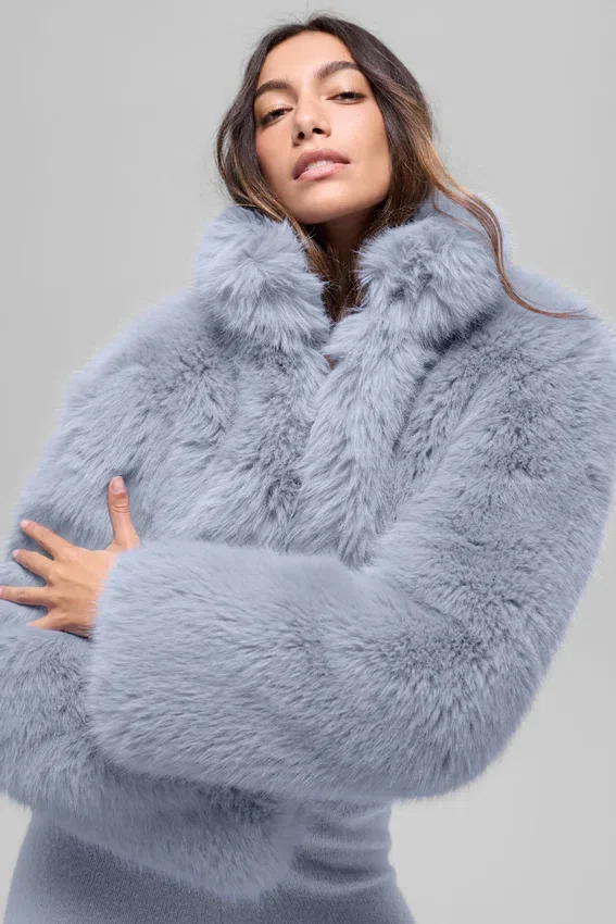 Chaqueta corta de piel sintética opulenta - Winter Frost