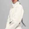Chaqueta corta de sherpa con corte en diagonal - Marfil