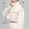Chaqueta corta «Snowfall» de imitación de piel de oveja - Marfil