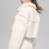 Chaqueta corta «Snowfall» de imitación de piel de oveja - Marfil