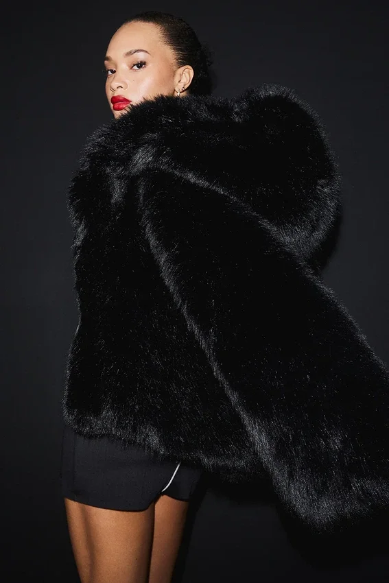 Chaqueta llamativa de piel sintética opulenta - Negro