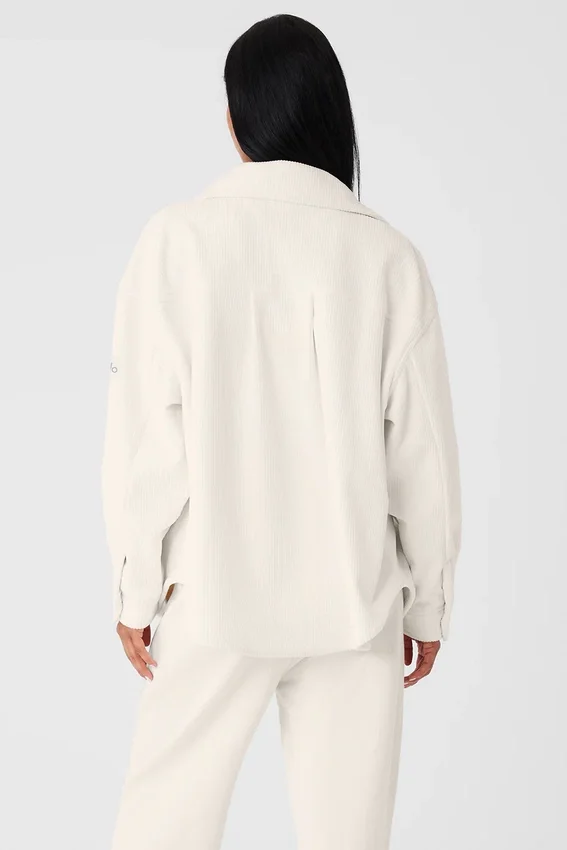 Chaqueta tipo «shacket» Mountain Side de terciopelo acanalado - Marfil