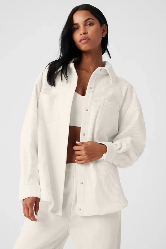 Chaqueta tipo «shacket» Mountain Side de terciopelo acanalado - Marfil