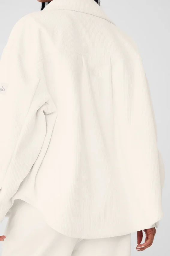 Chaqueta tipo «shacket» Mountain Side de terciopelo acanalado - Marfil