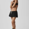 Falda de talle bajo, la favorita de las fans - Negro