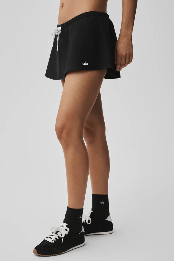 Falda de talle bajo, la favorita de las fans - Negro