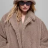 Gabardina oversize de sherpa - Chai Latte