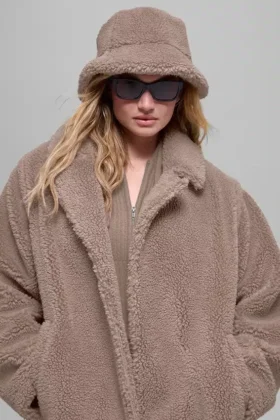 Gabardina oversize de sherpa – Chai Latte