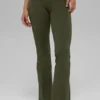 High-Waist 7/8 Bootcut Leggings — Verde oliva