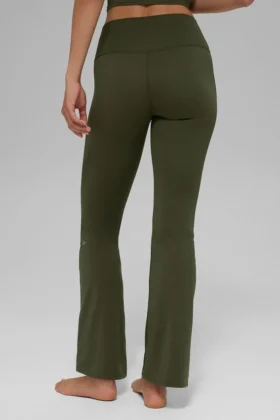 High-Waist 7/8 Bootcut Leggings — Verde oliva
