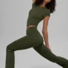 High-Waist 7/8 Bootcut Leggings — Verde oliva